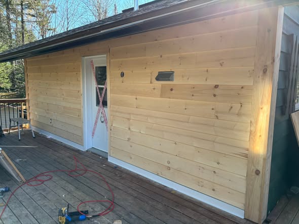 Revêtement extérieur en bois réalisé par Concept BMC inc.